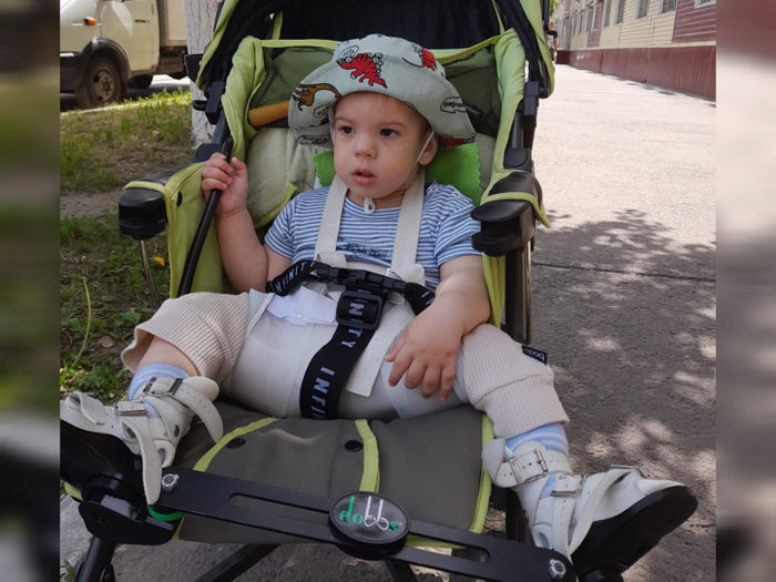 Первые шаги в три года: маленькому Харитону из Волгодонска нужна помощь, чтобы не разучиться ходить